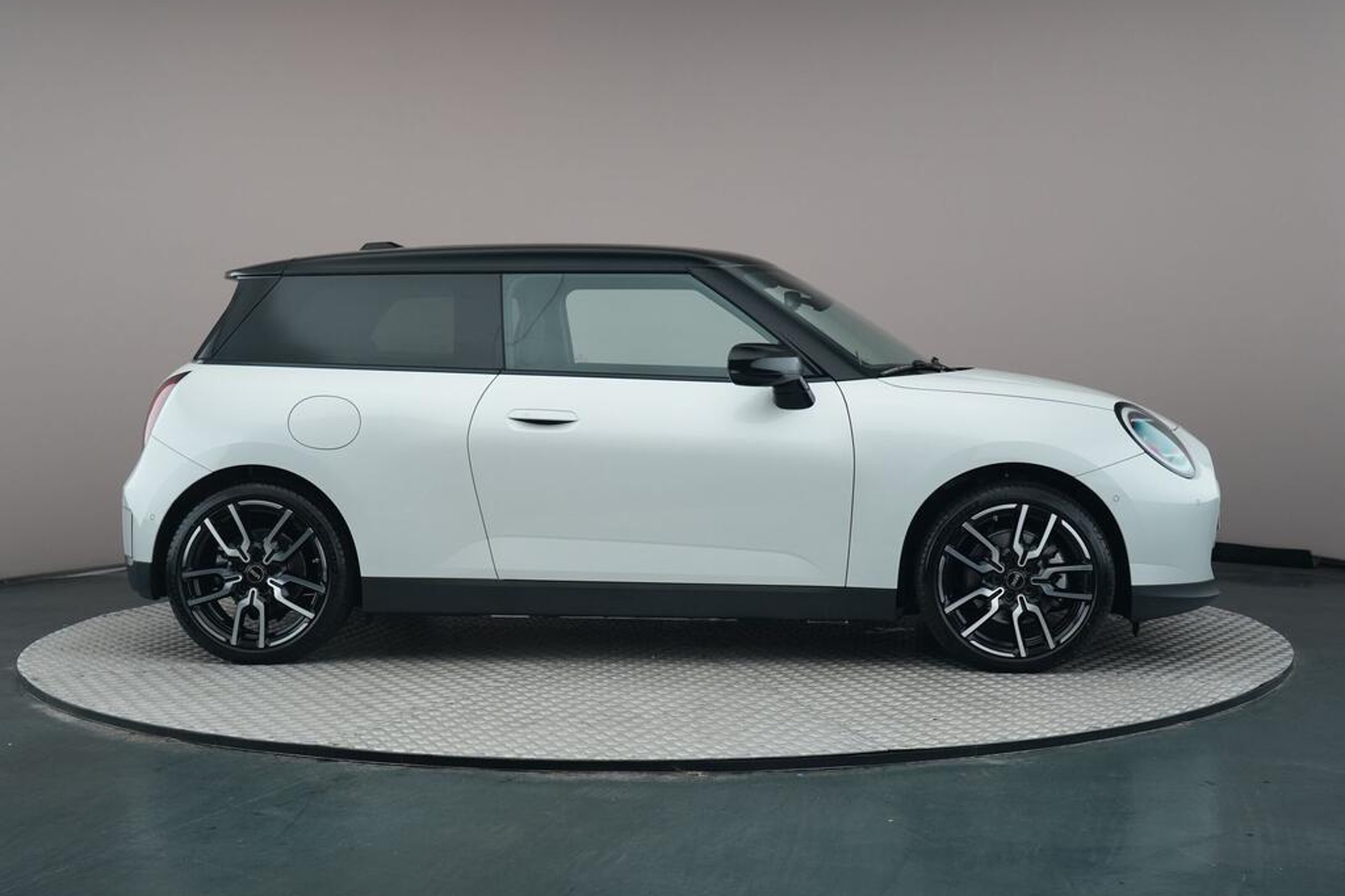 MINI Electric Hatchback Cooper SE / Classic / Pakket M