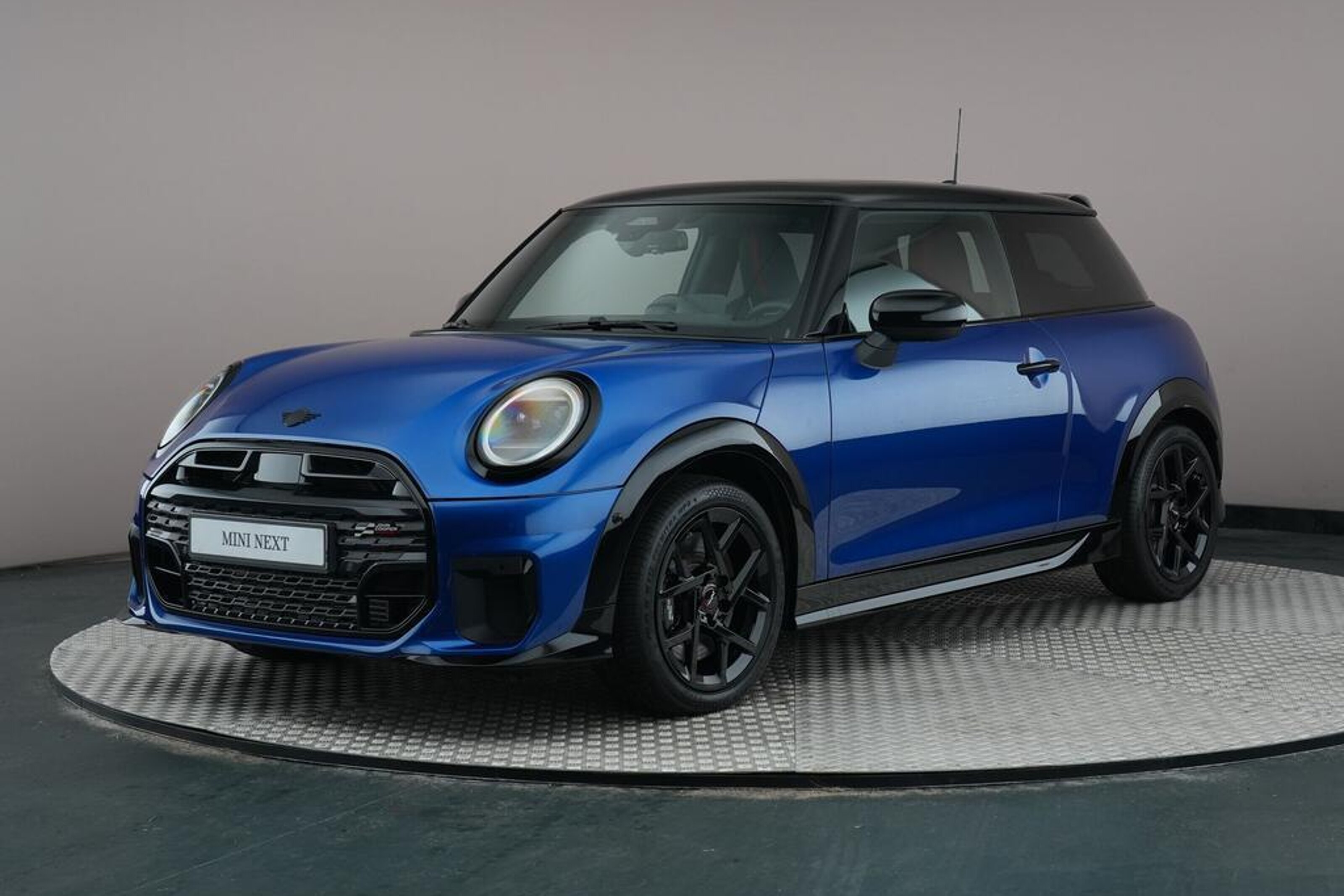 MINI 3-Deurs Hatchback Cooper C Automaat / John Cooper Works / Pakket M