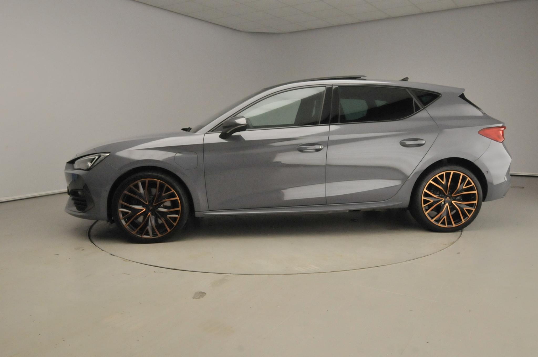 Cupra León