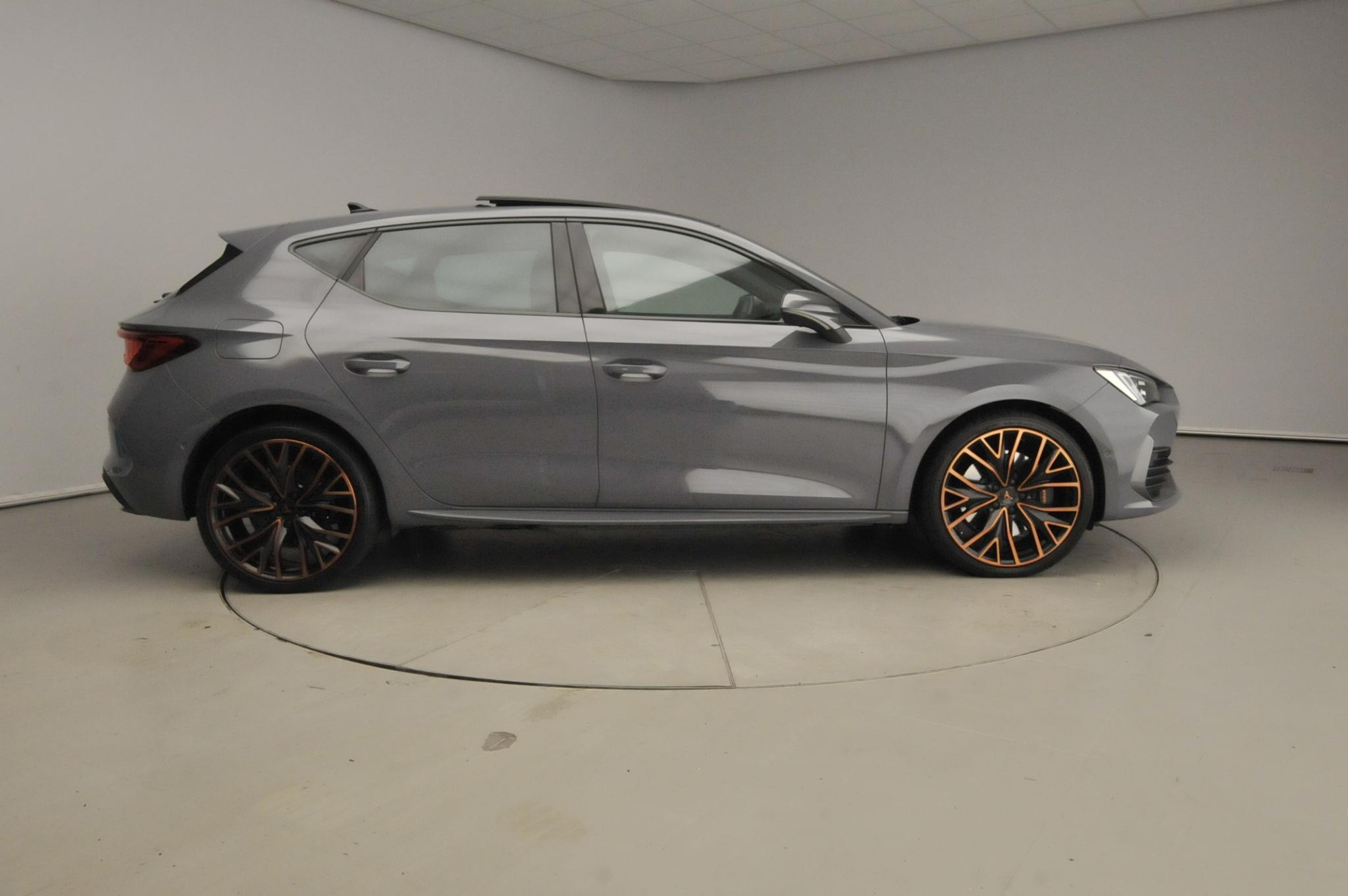 Cupra León