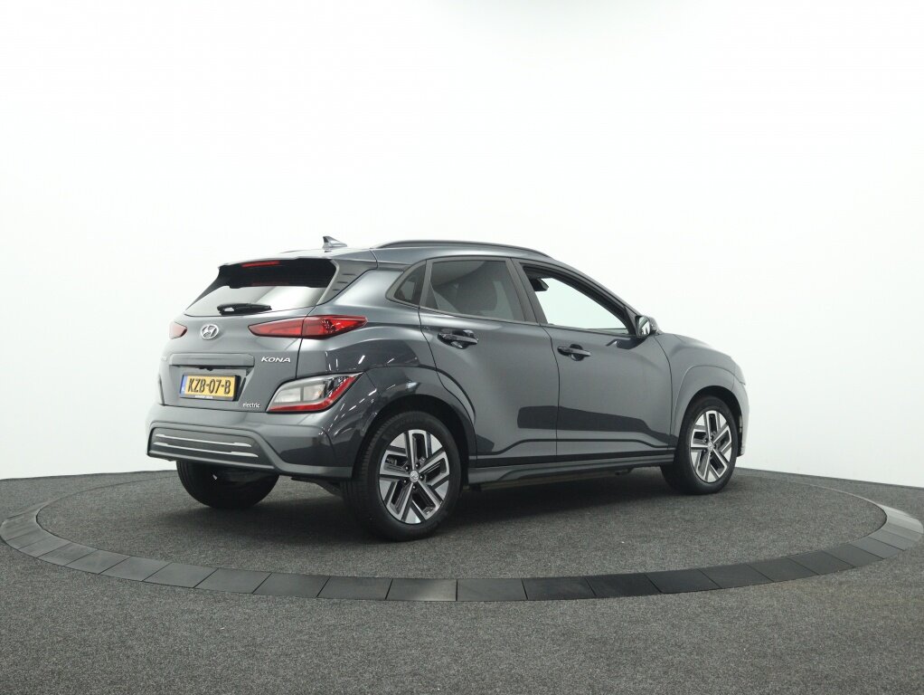 Hyundai Kona EV Comfort 64 kWh | Carplay navigatie | Camera | Cruise control