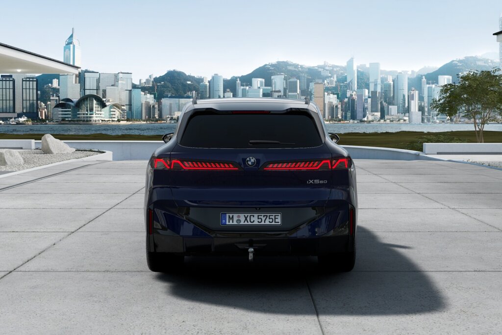 BMW iX5 4