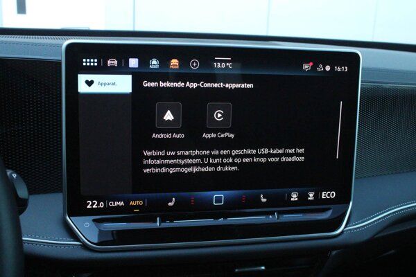 Apple Carplay/Android Auto Apple Carplay/Android Auto