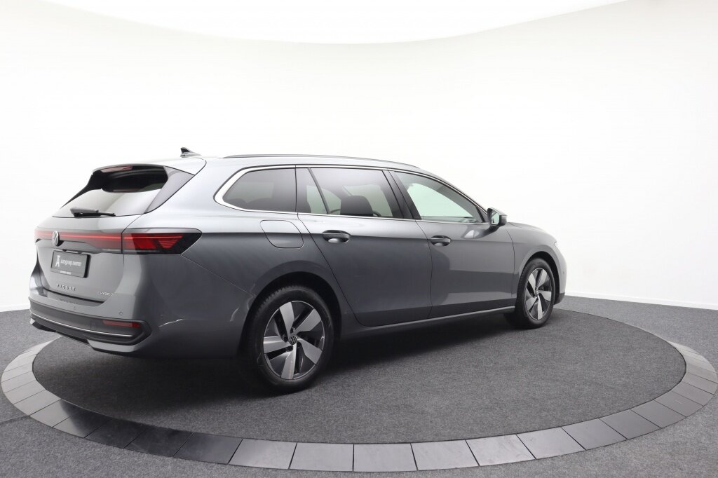 Volkswagen Passat Variant 1.5 TSI Plug-In Business | Adaptive cruise | Elekt. Trekhaak - Afbeelding 2