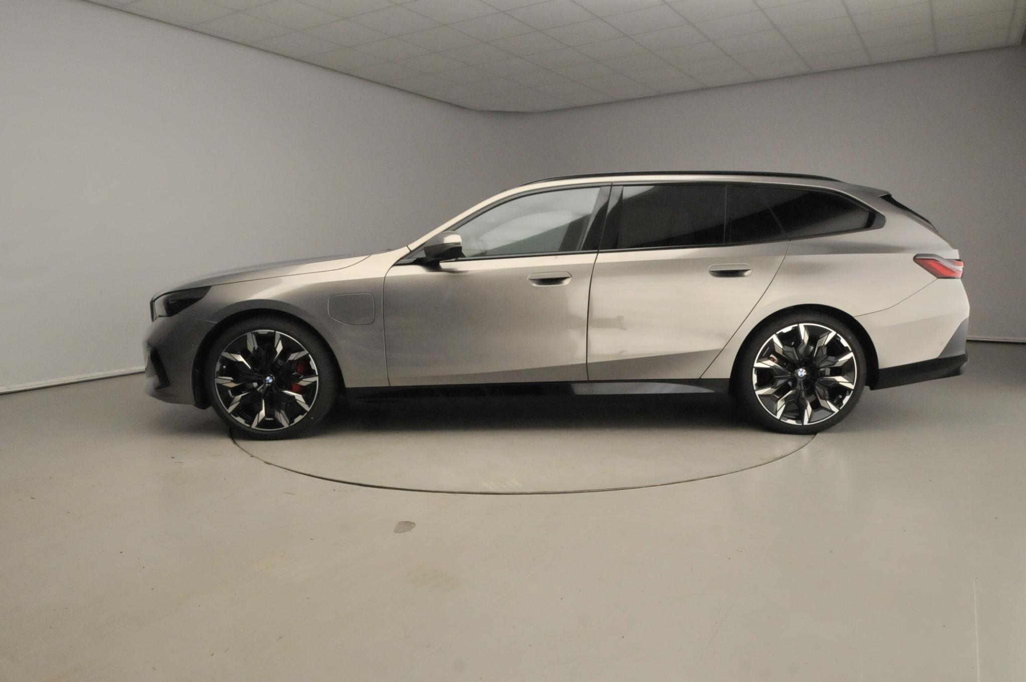 BMW 5-serie Touring 530e M Sport Pro Edition - Afbeelding 2