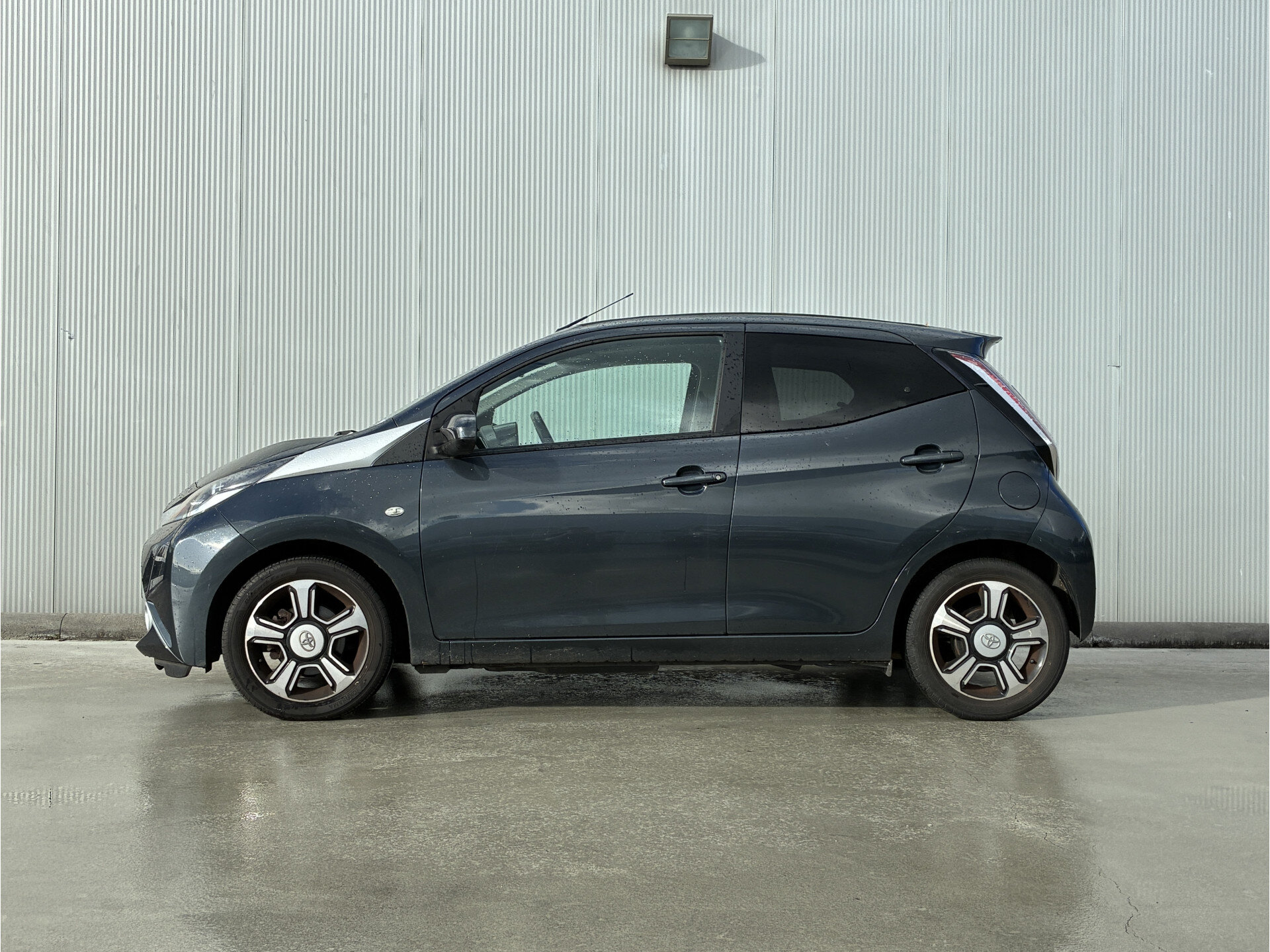 Toyota Aygo 1.0 VVT-i x-clusiv - Afbeelding 2