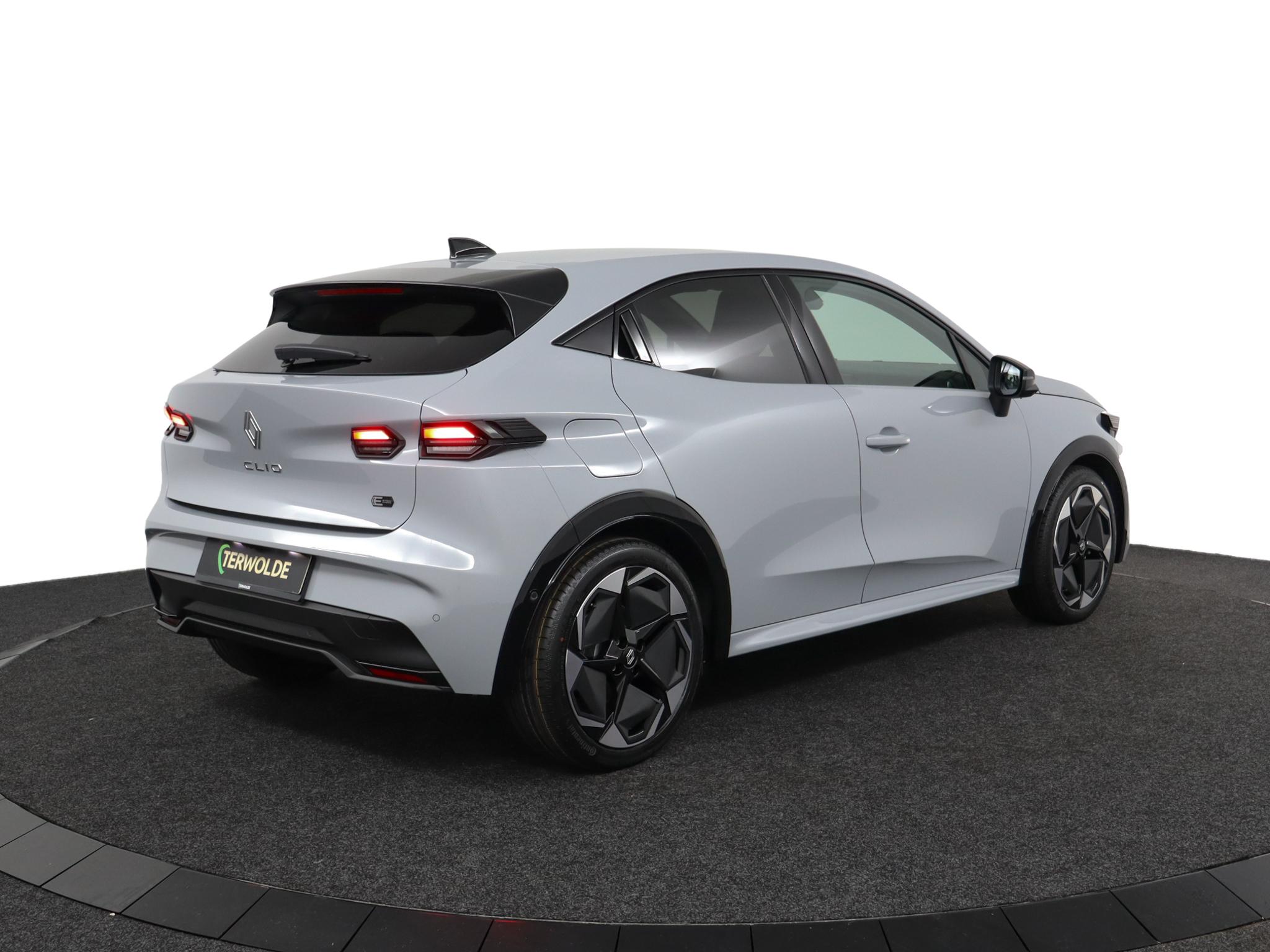 Renault Clio techno full hybrid E-Tech 160 pk