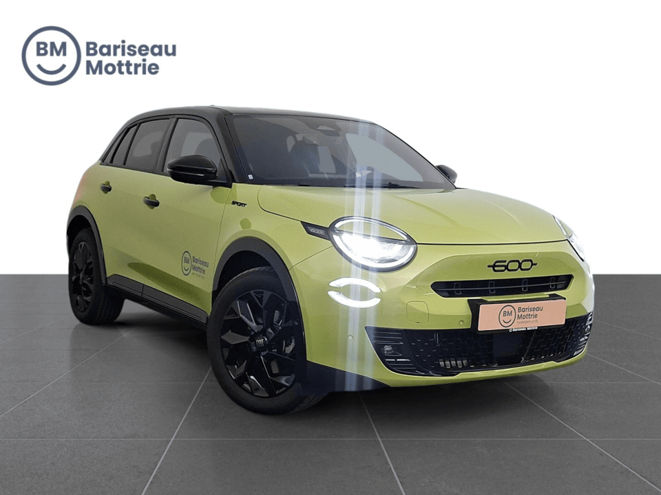 Fiat 600 HYBRID SPORT *CAMERA ACHTER*SENSOREN*ZETELVERWARMING*ELEK KOFFER*DAB*GPS*CARPLAY* - Afbeelding 1