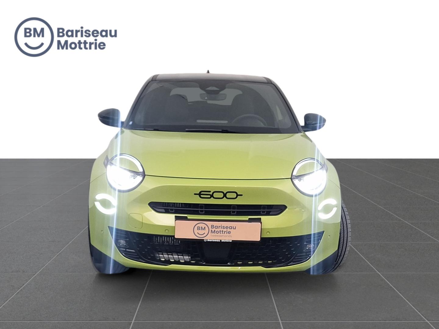 Fiat 600 HYBRID SPORT *CAMERA ACHTER*SENSOREN*ZETELVERWARMING*ELEK KOFFER*DAB*GPS*CARPLAY* - Afbeelding 2
