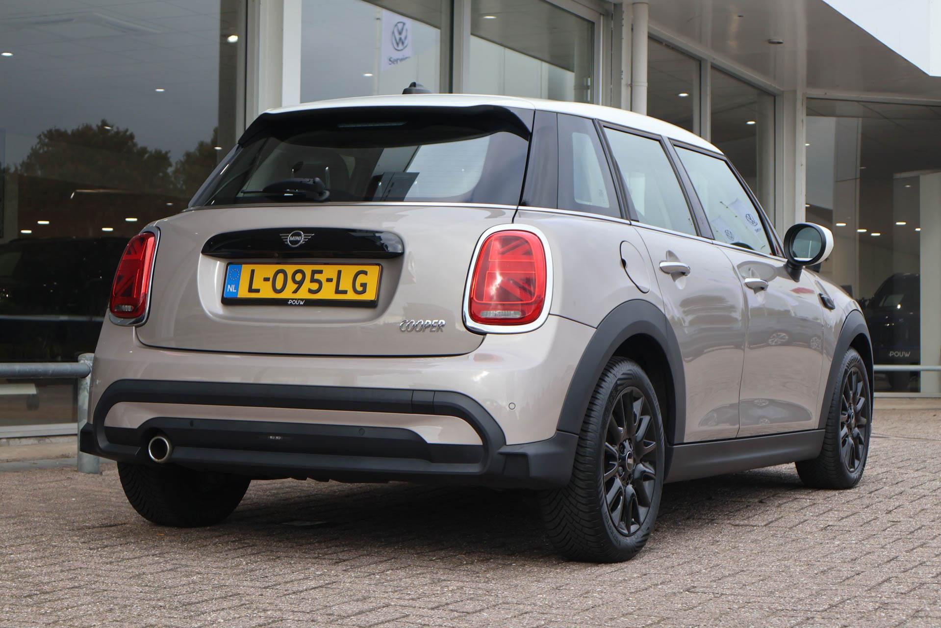 MINI 5-Deurs 1.5 136pk AUT Cooper Business Edition - Afbeelding 2