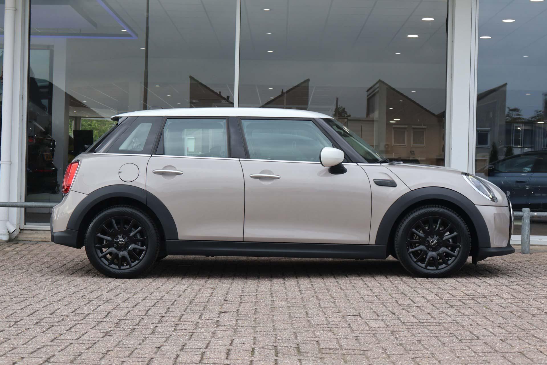 MINI 5-Deurs 1.5 136pk AUT Cooper Business Edition - Afbeelding 3