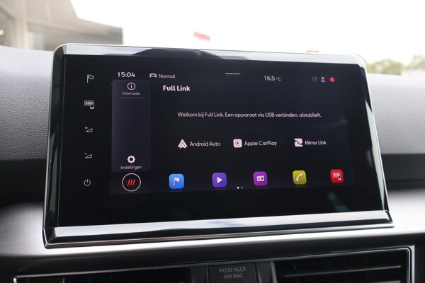Apple Carplay/Android Auto Apple Carplay/Android Auto