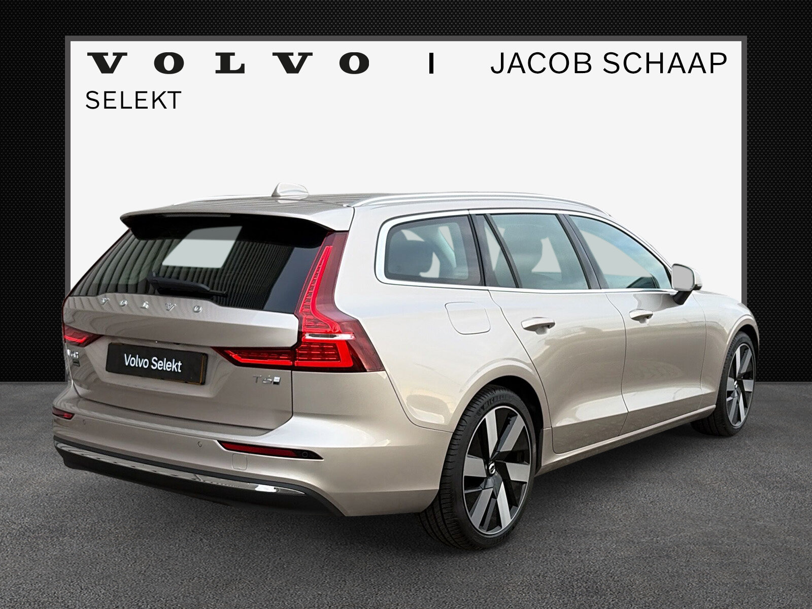 Volvo V60 T6 AWD 350PK Plug-in Hybrid Essential Bright - Afbeelding 2