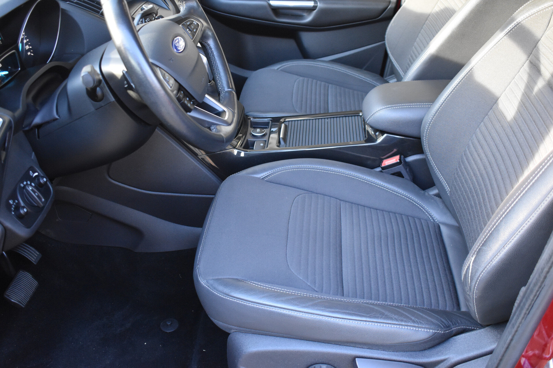 Ford Kuga 1.5 AWD Automaat - Afbeelding 2