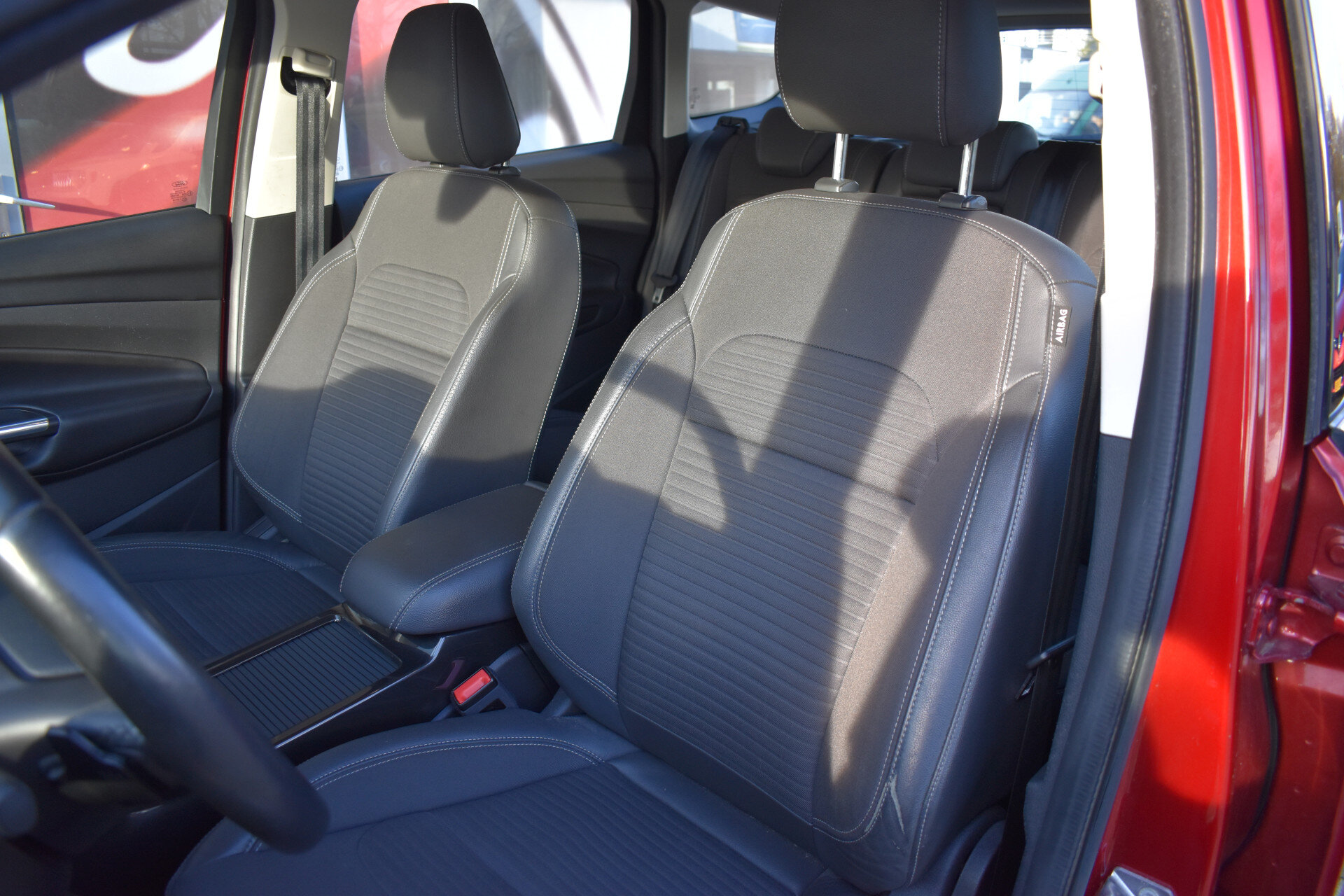 Ford Kuga 1.5 AWD Automaat - Afbeelding 3