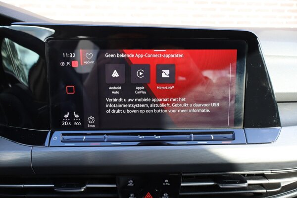 Apple Carplay/Android Auto Apple Carplay/Android Auto