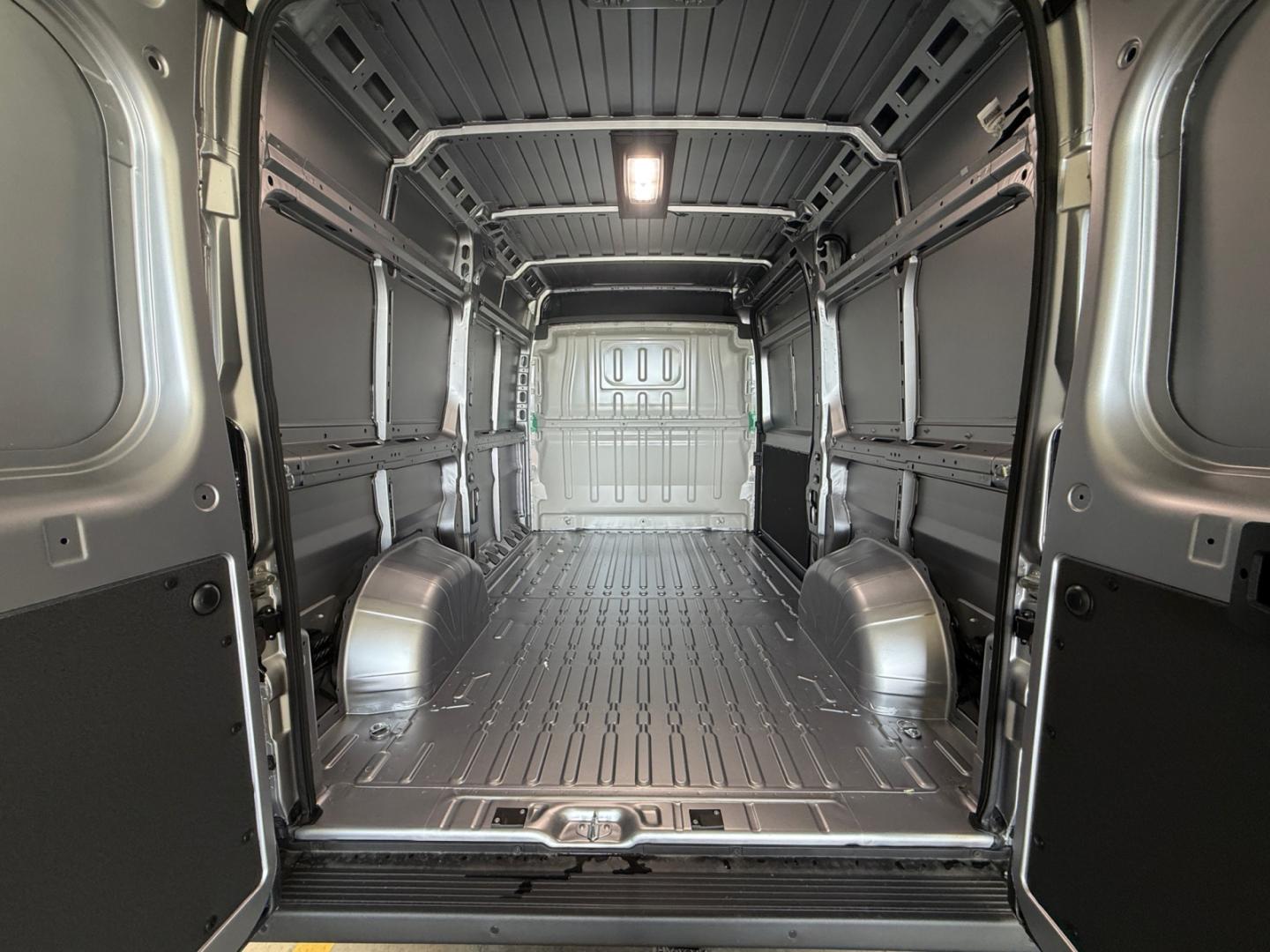 Opel Movano MOVANO Gesloten Bestelwagen L2H2 3.5T Diesel 140 Manueel - Afbeelding 4