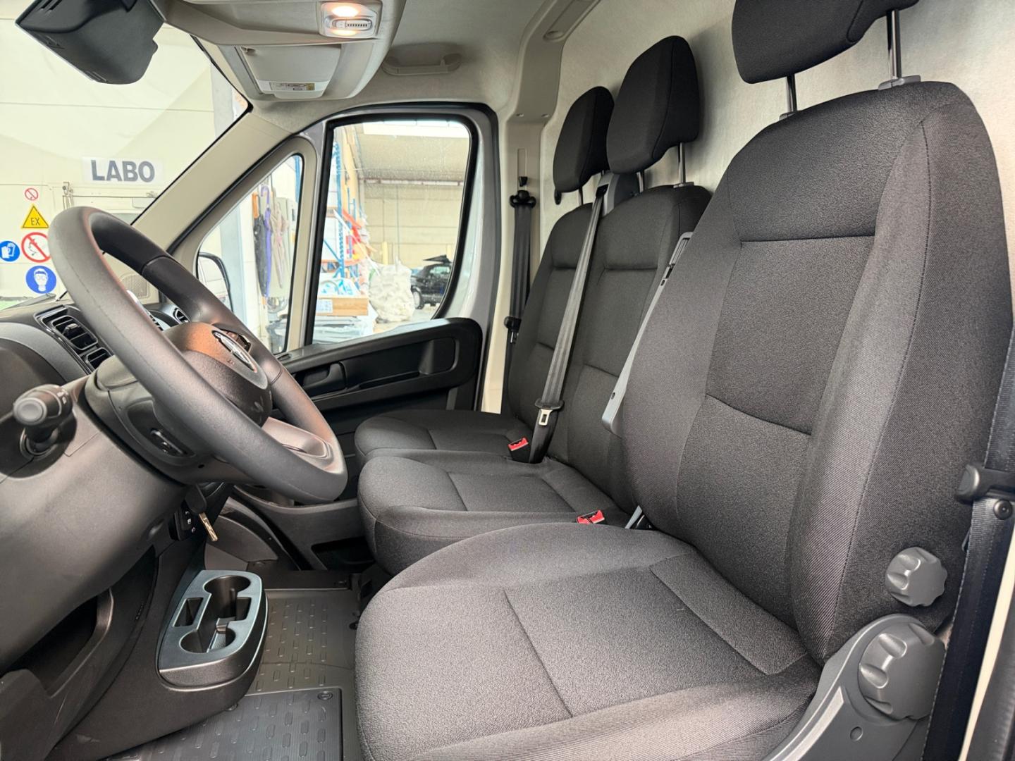 Opel Movano MOVANO Gesloten Bestelwagen L2H2 3.5T Diesel 140 Manueel - Afbeelding 5