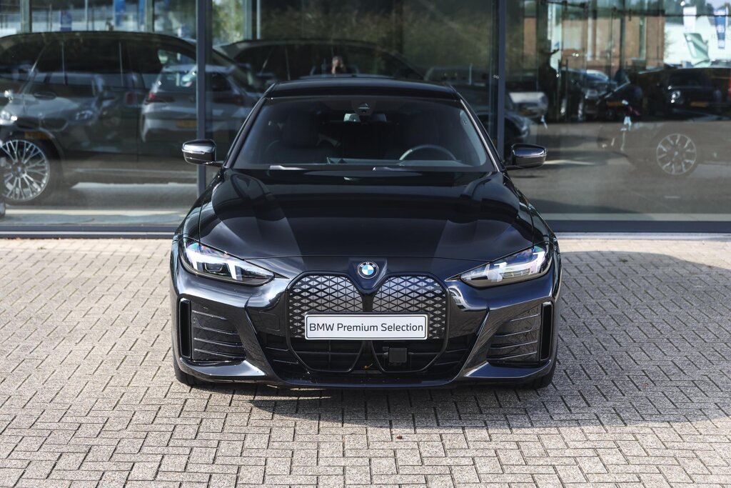 BMW i4 6