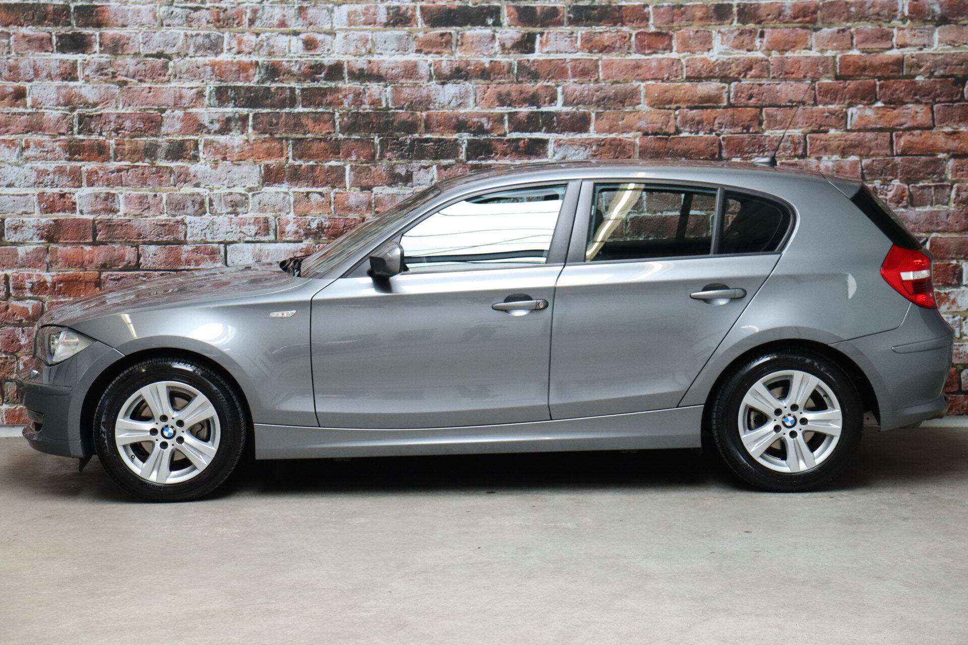 BMW 1 Serie 116i Business Line Ultimate Edition Automaat 5 deurs - Afbeelding 3