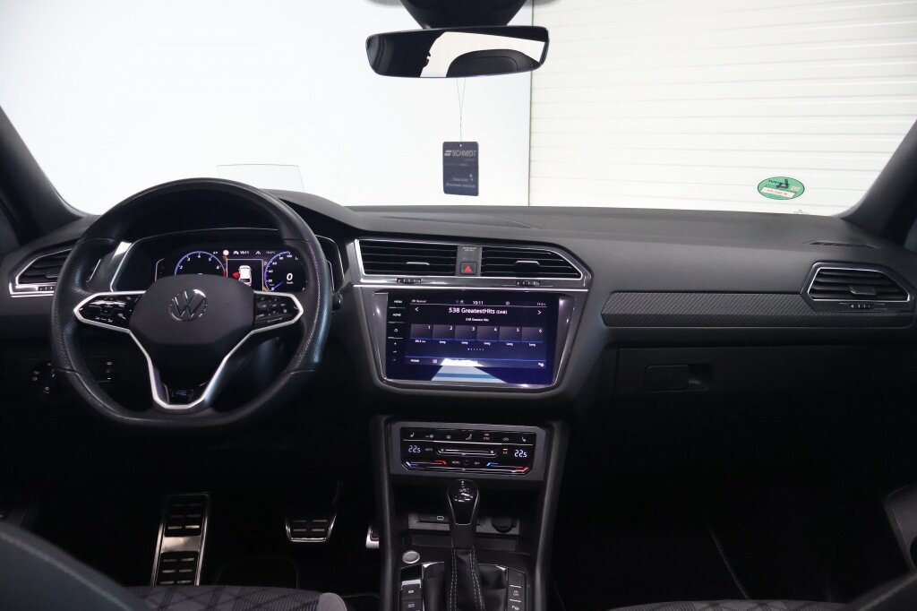Volkswagen Tiguan Allspace 1.5 TSI R-Line 7p. DSG | Panoramadak | Trekhaak | H&K | Matrix - Afbeelding 2