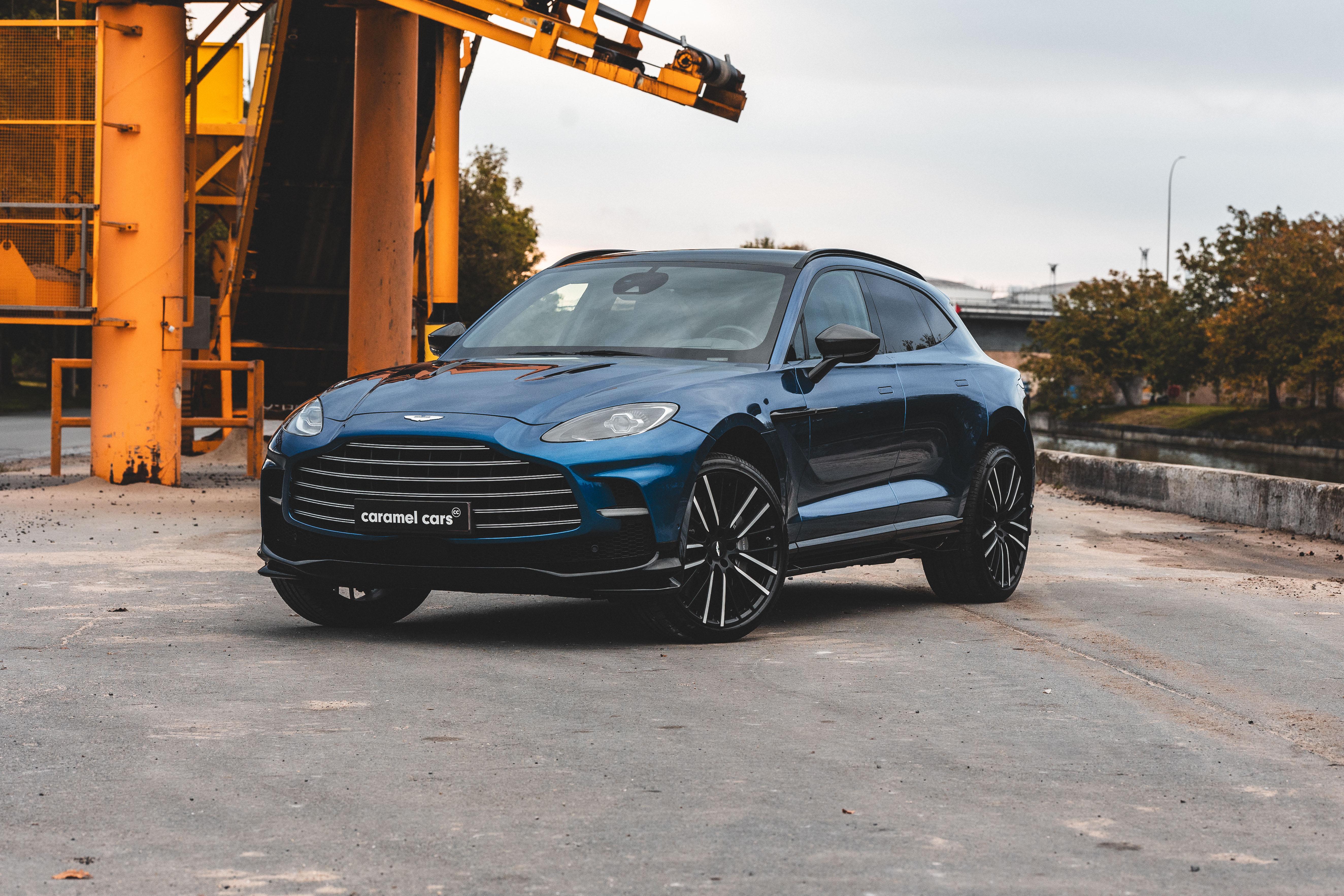 Aston Martin DBX 707 4.0 V8 BI-TURBO*PLASMA BLUE*CARBON*FULL OPTION*23
