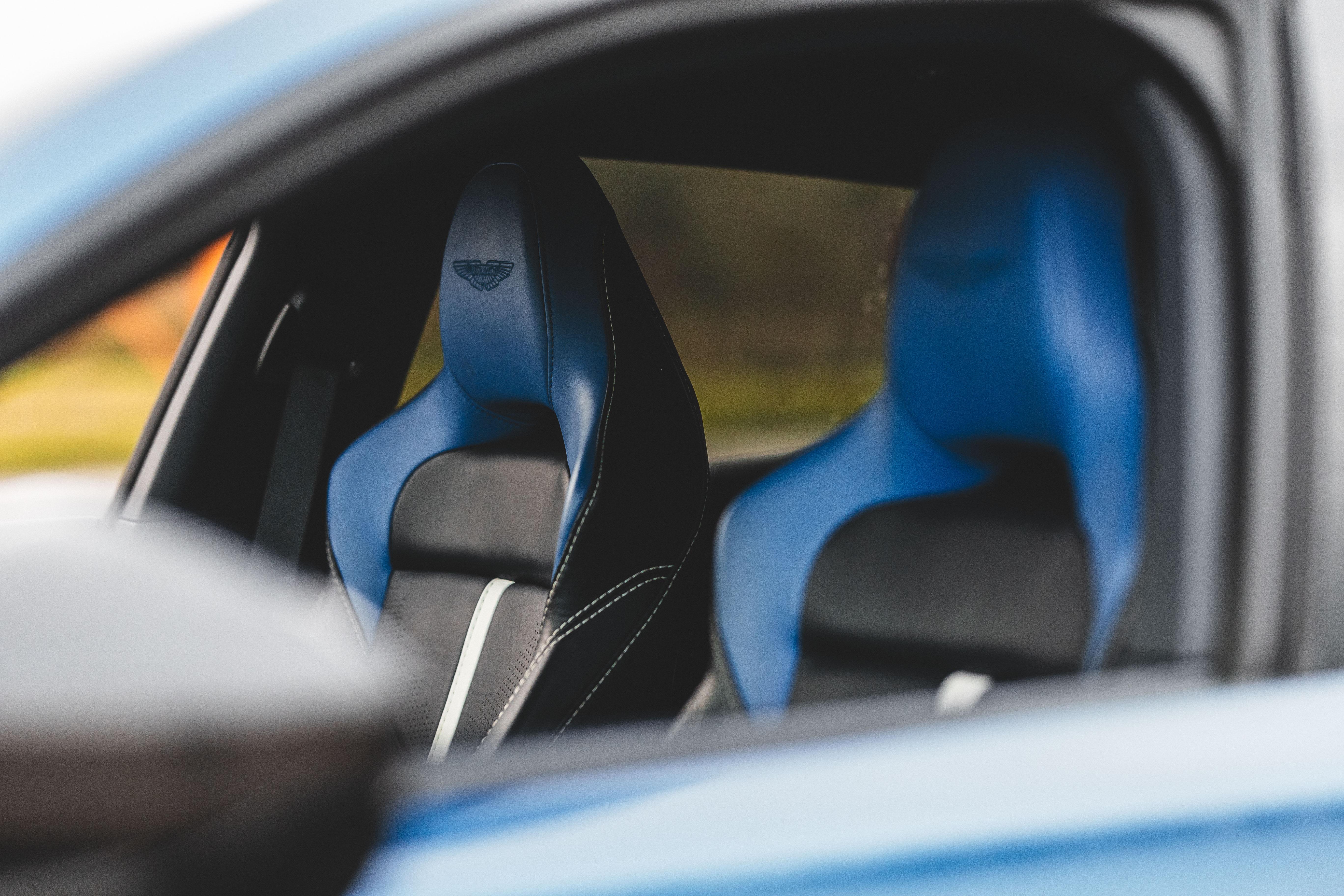 Aston Martin DBX 707 4.0 V8 BI-TURBO*PLASMA BLUE*CARBON*FULL OPTION*23 - Afbeelding 4