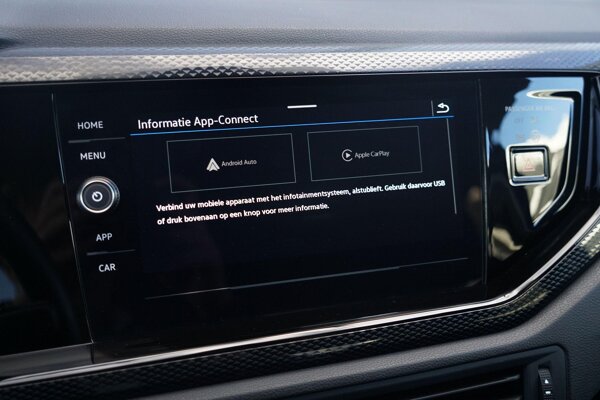 Apple Carplay/Android Auto Apple Carplay/Android Auto
