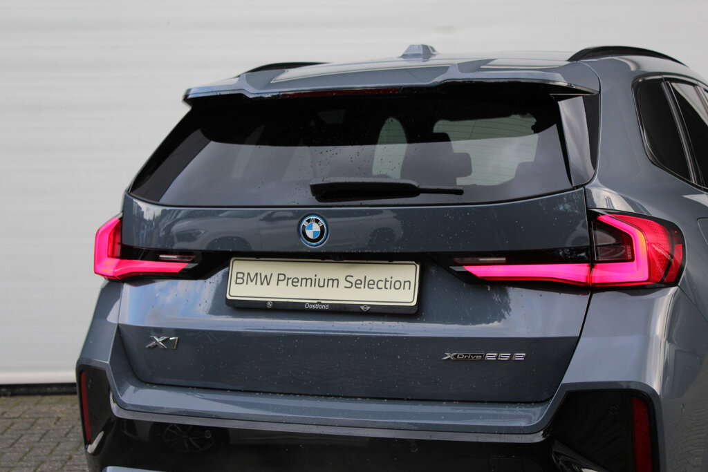 BMW X1 18