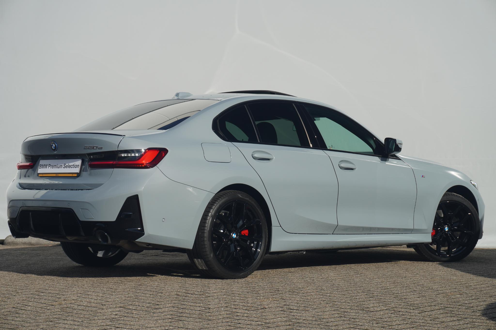 BMW 3 Serie Sedan 330e - Afbeelding 2