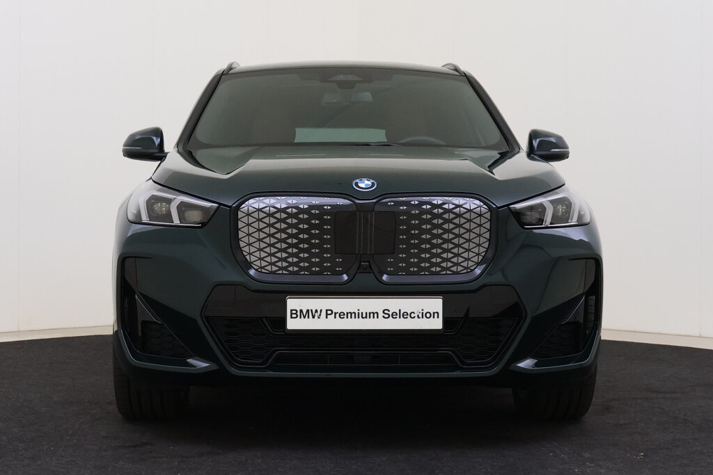 BMW iX1 4