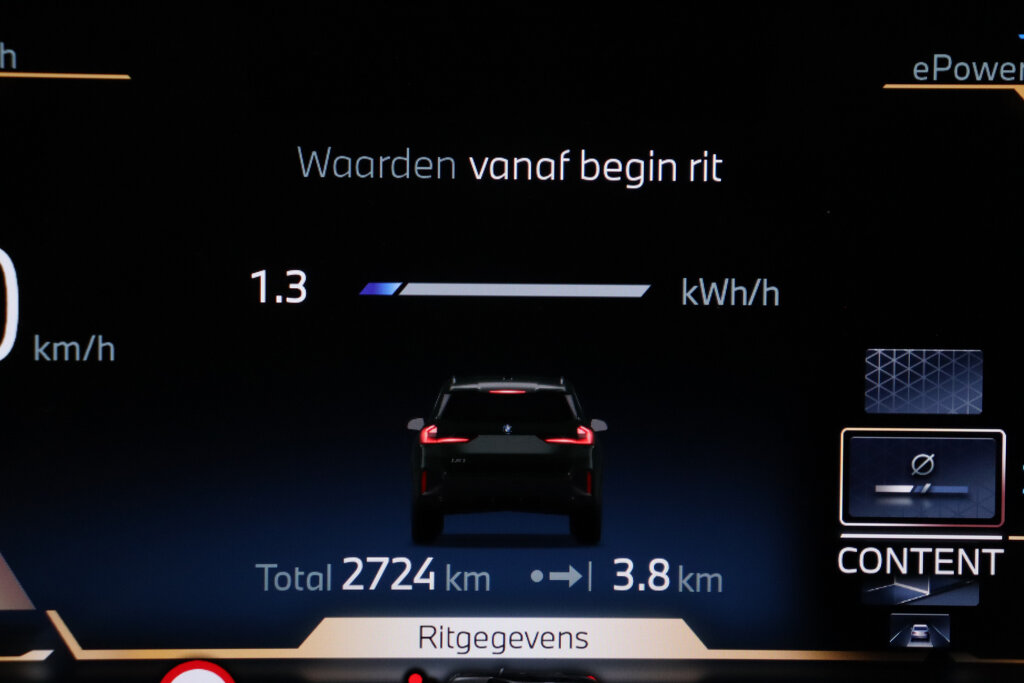 BMW iX1 39