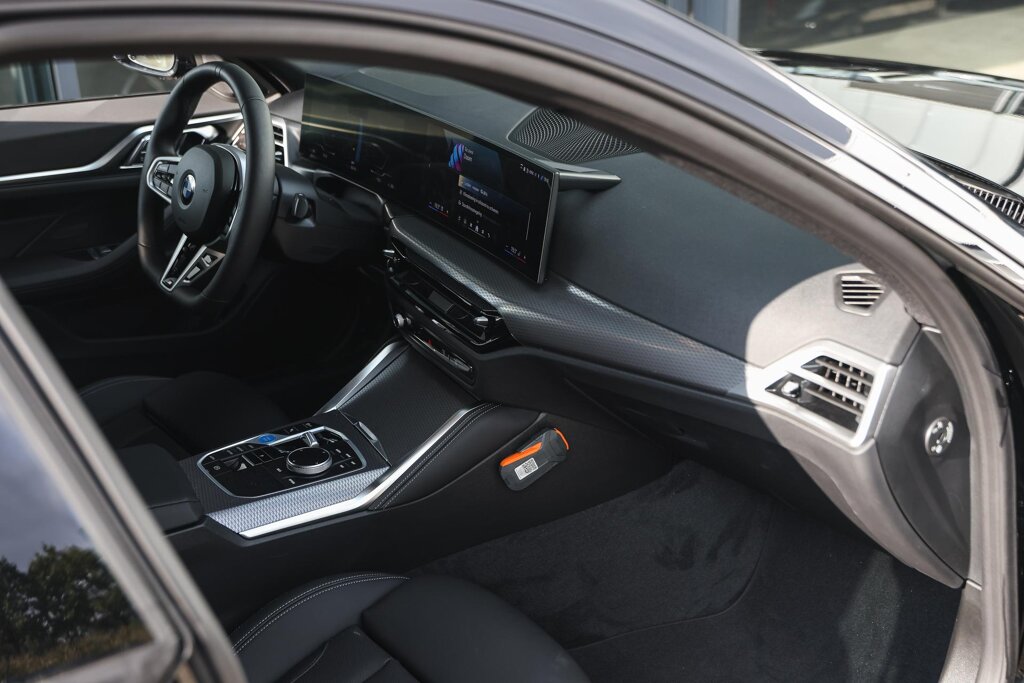 BMW i4 10