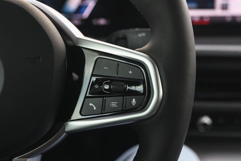 BMW i4 15