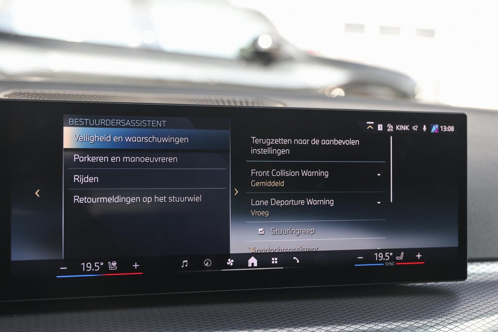 BMW i4 18