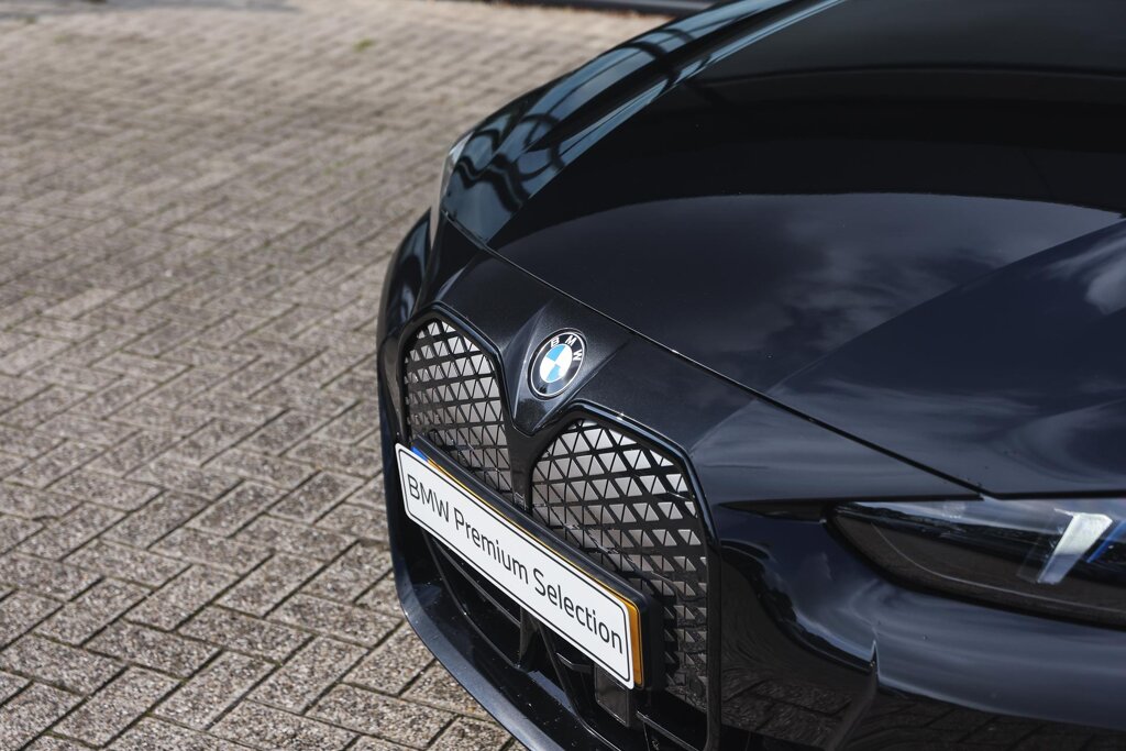 BMW i4 24