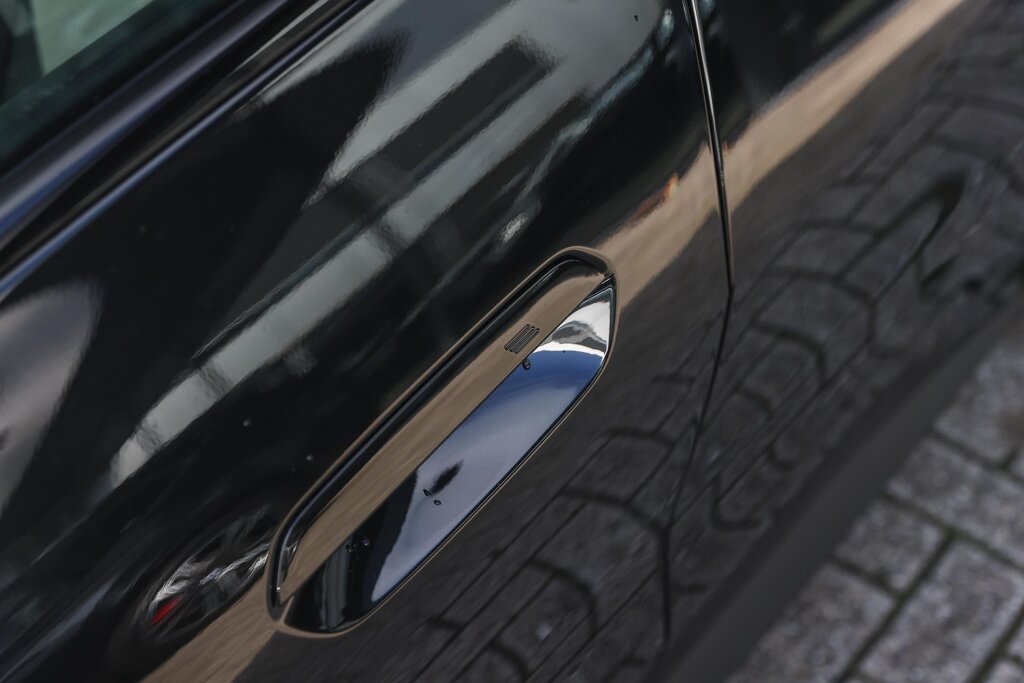 BMW i4 28