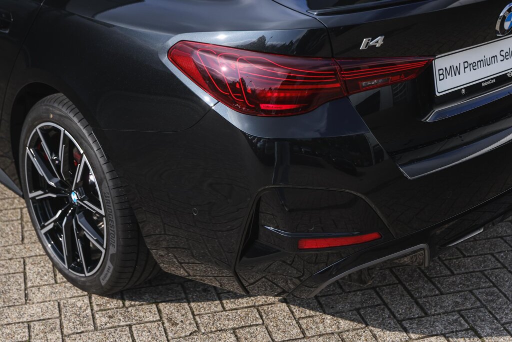 BMW i4 29