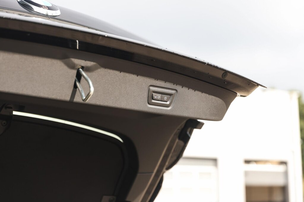 BMW i4 31
