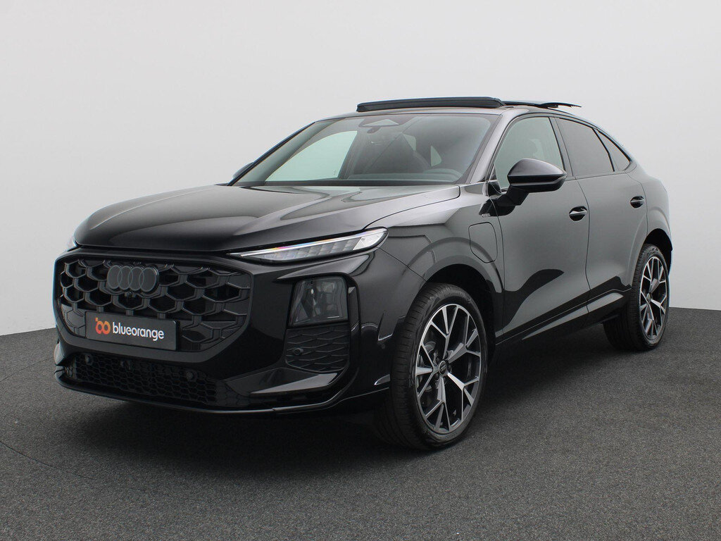 Audi Q3 Sportback 1.5 200kW e-hybrid S edition 272PK S-Tronic Panoramadak, Trekhaak, Achteruitrijcamera, Stoel-Stuurverwarming, 20" LM Velgen, LED Plus, Elektr. Achterklep