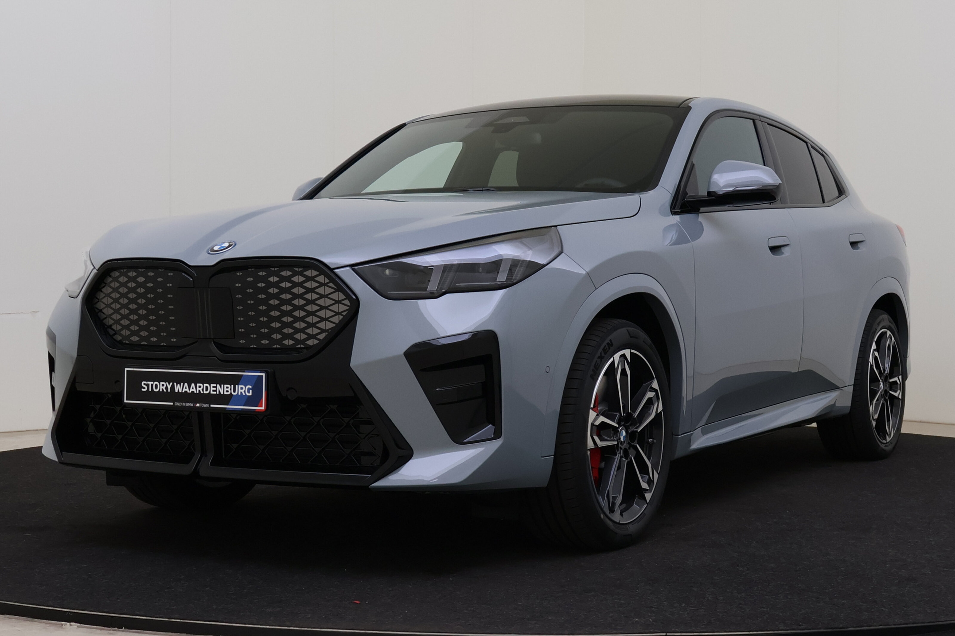 BMW iX2 xDrive30 M Sport