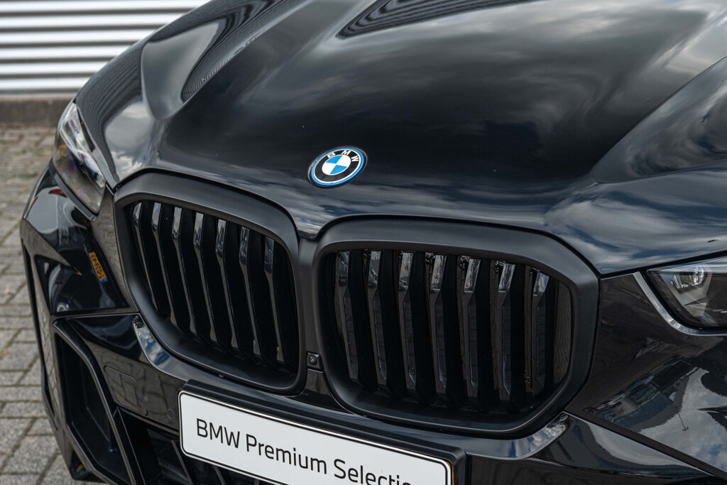 BMW X5 8