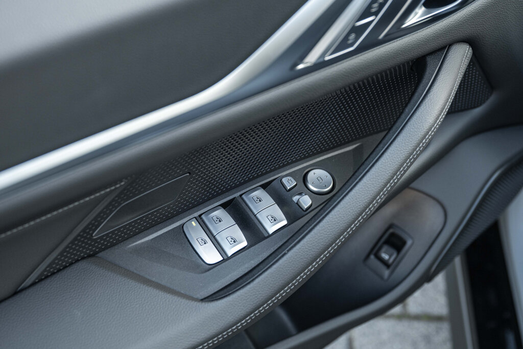 BMW i4 7