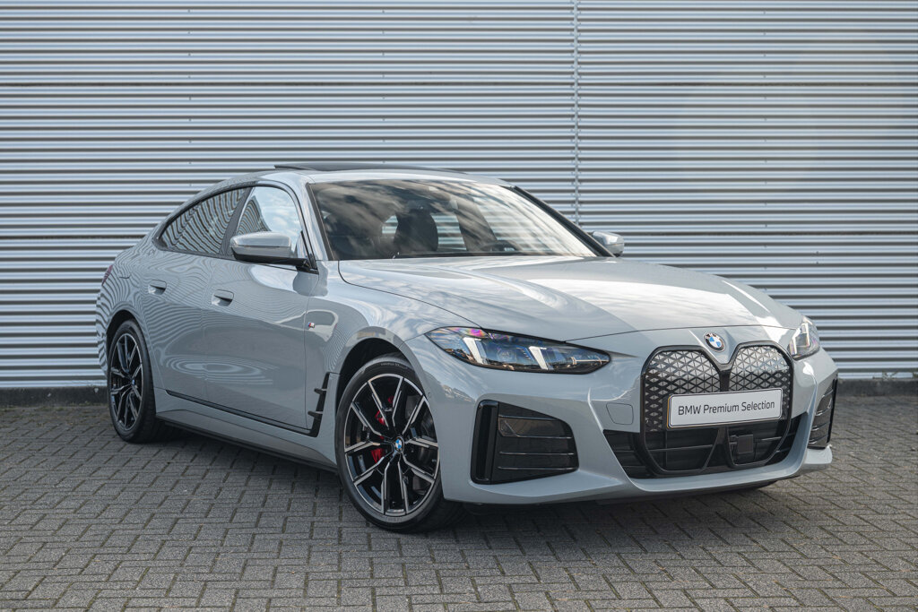 BMW i4 13
