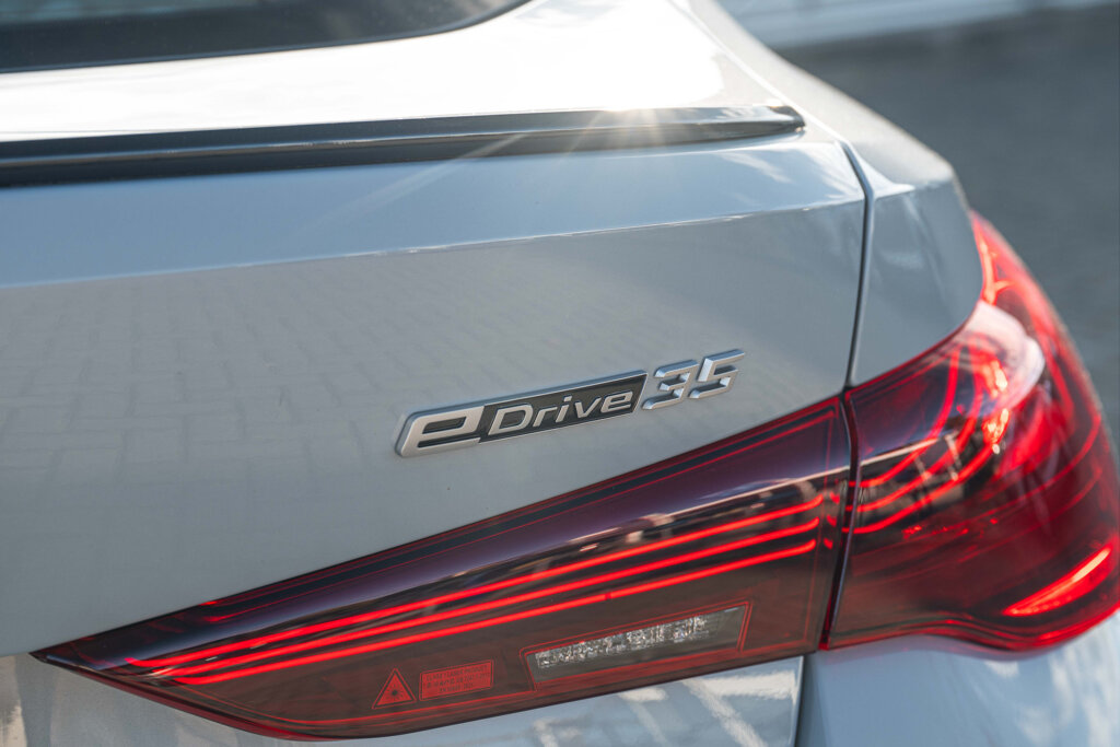 BMW i4 17