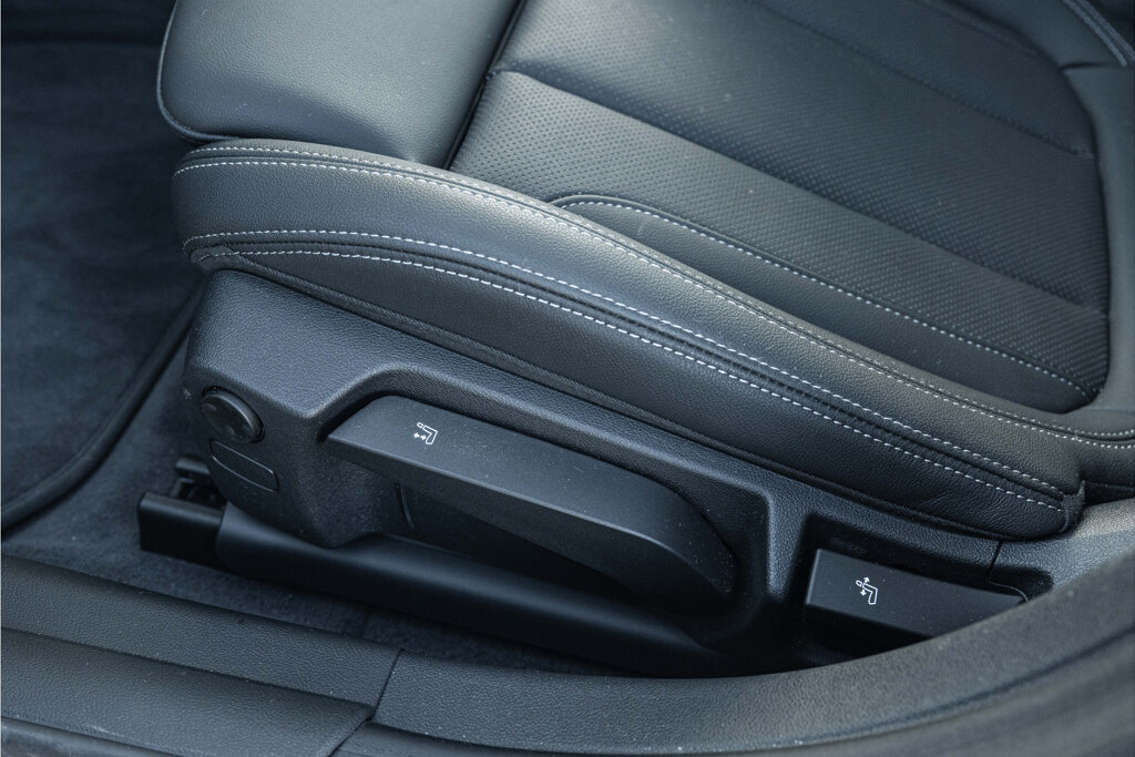 BMW i4 26