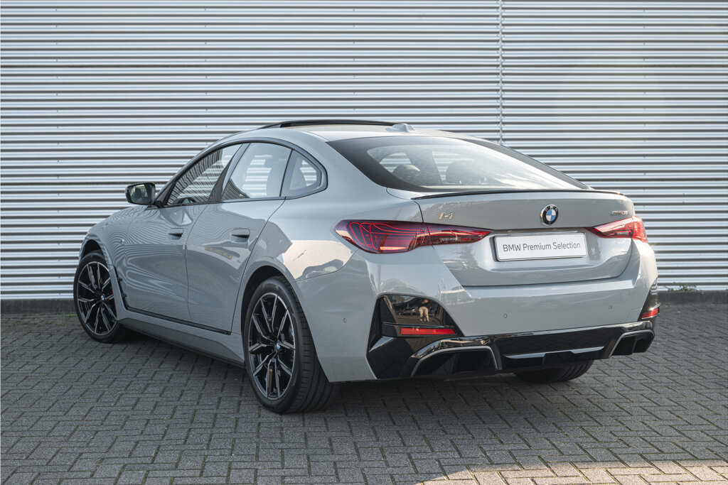 BMW i4 36