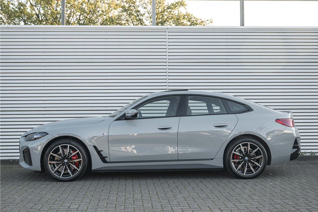 BMW i4 37