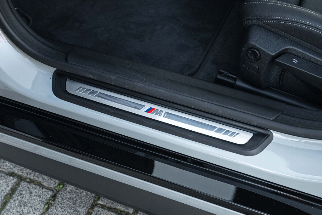 BMW i4 39