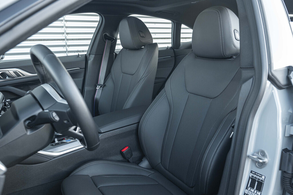 BMW i4 41